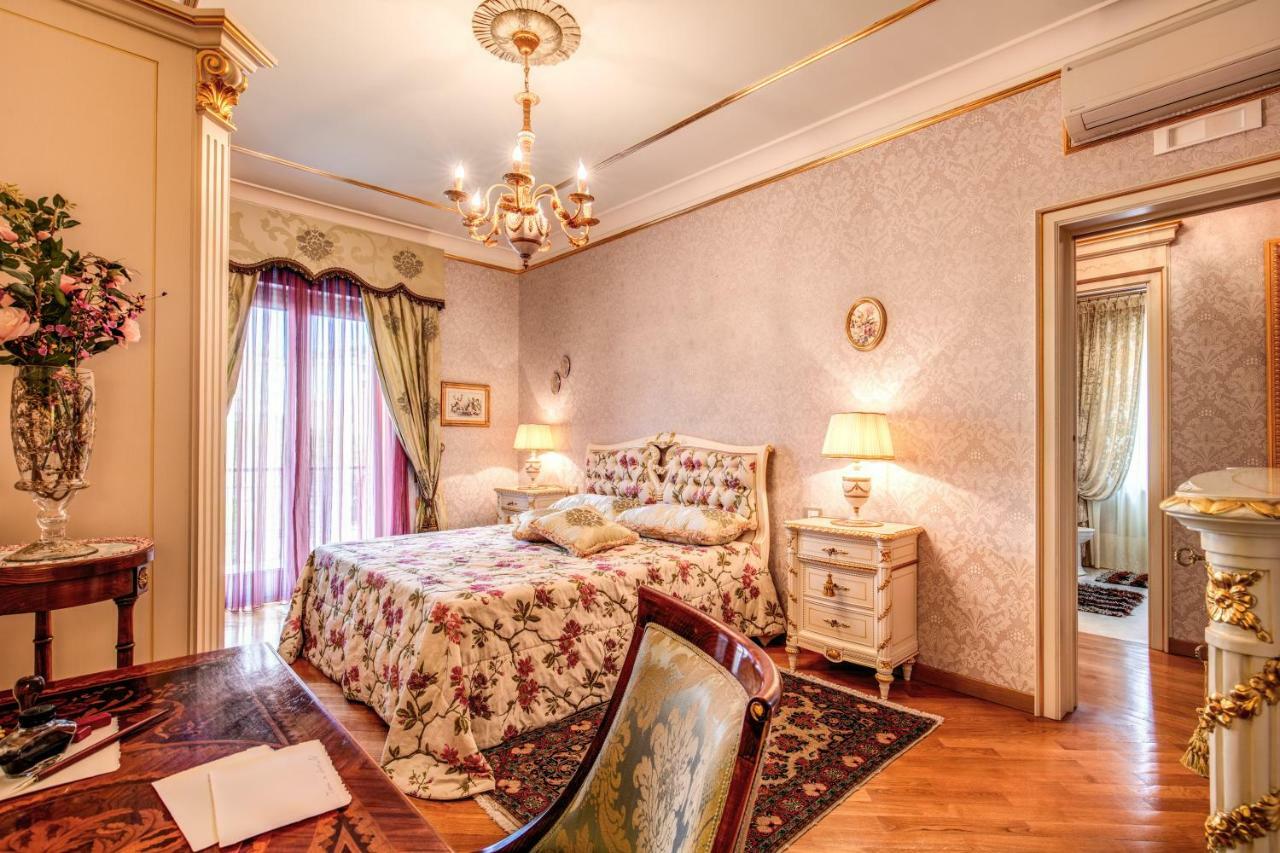 Domus Vittoria - The Luxury Quintessence Apartment Соренто Екстериор снимка