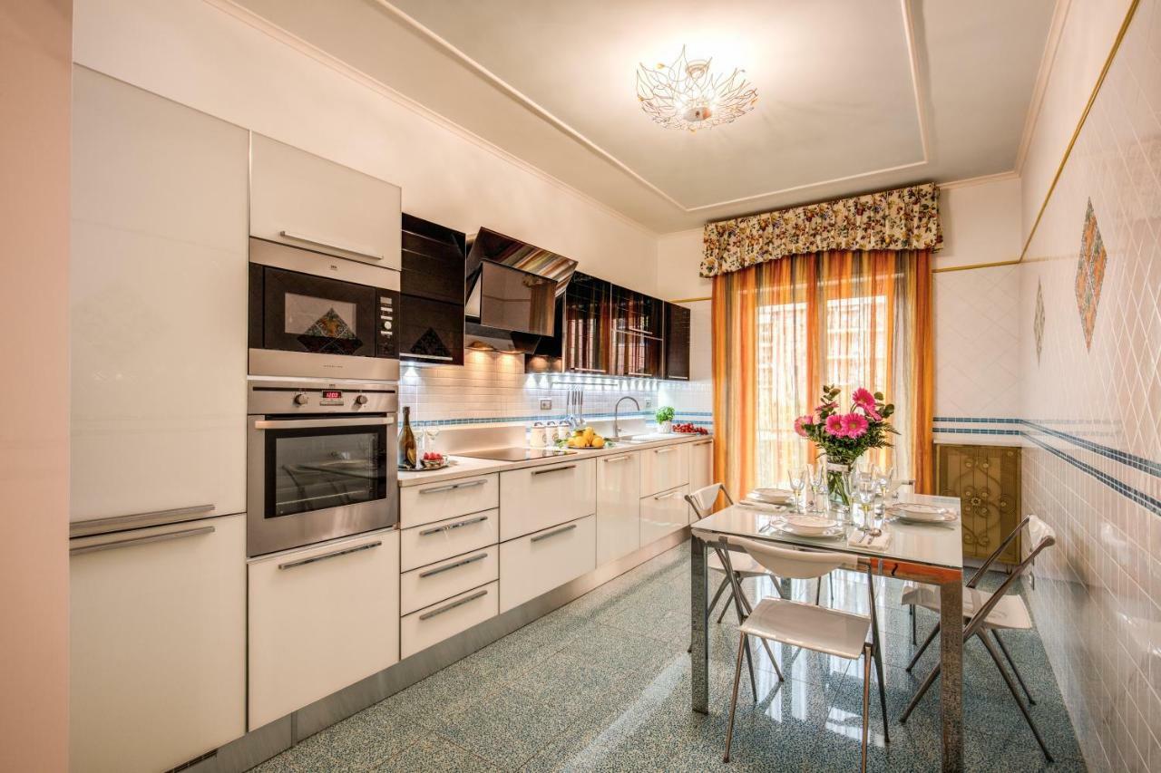 Domus Vittoria - The Luxury Quintessence Apartment Соренто Екстериор снимка