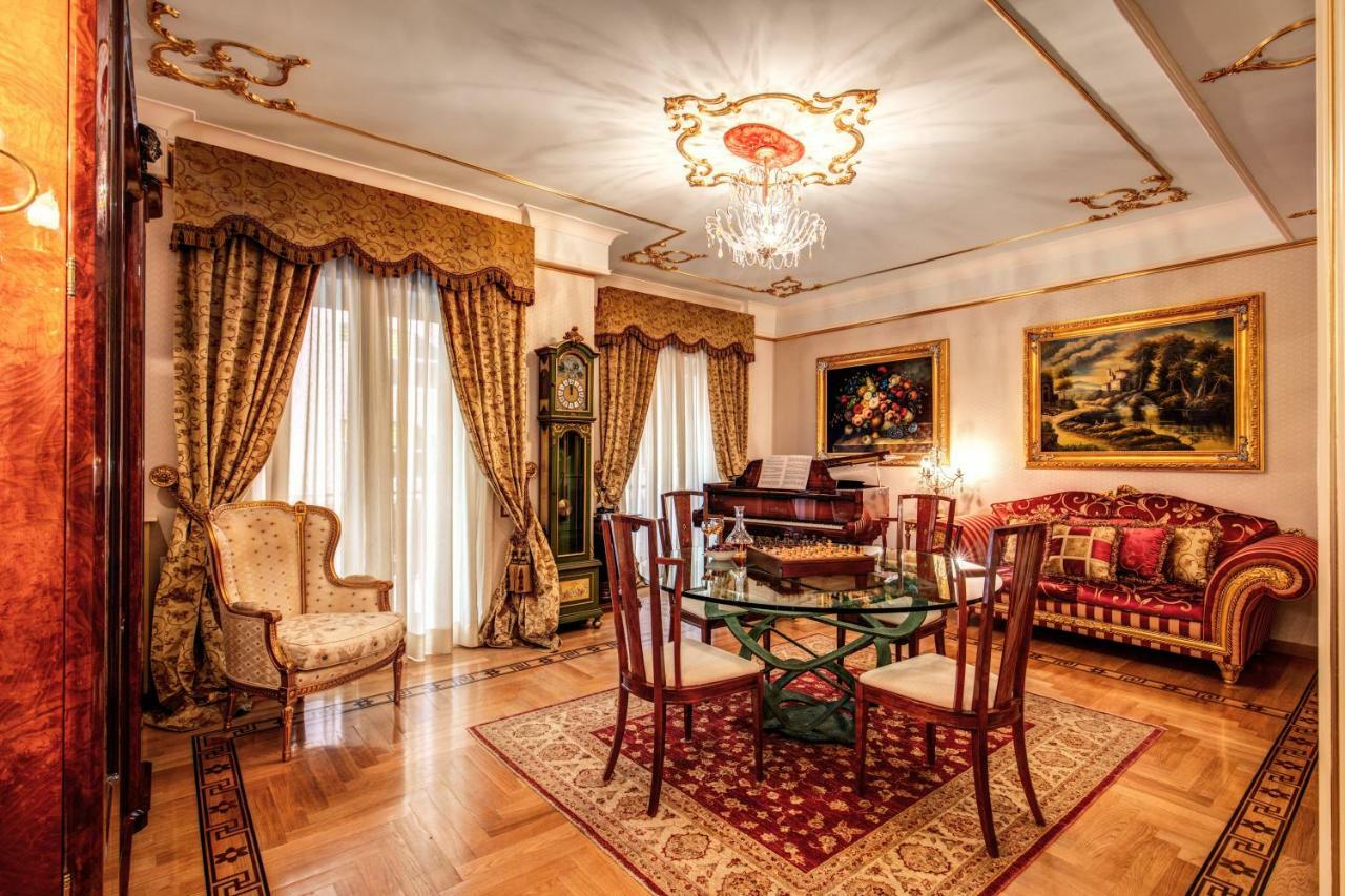 Domus Vittoria - The Luxury Quintessence Apartment Соренто Екстериор снимка